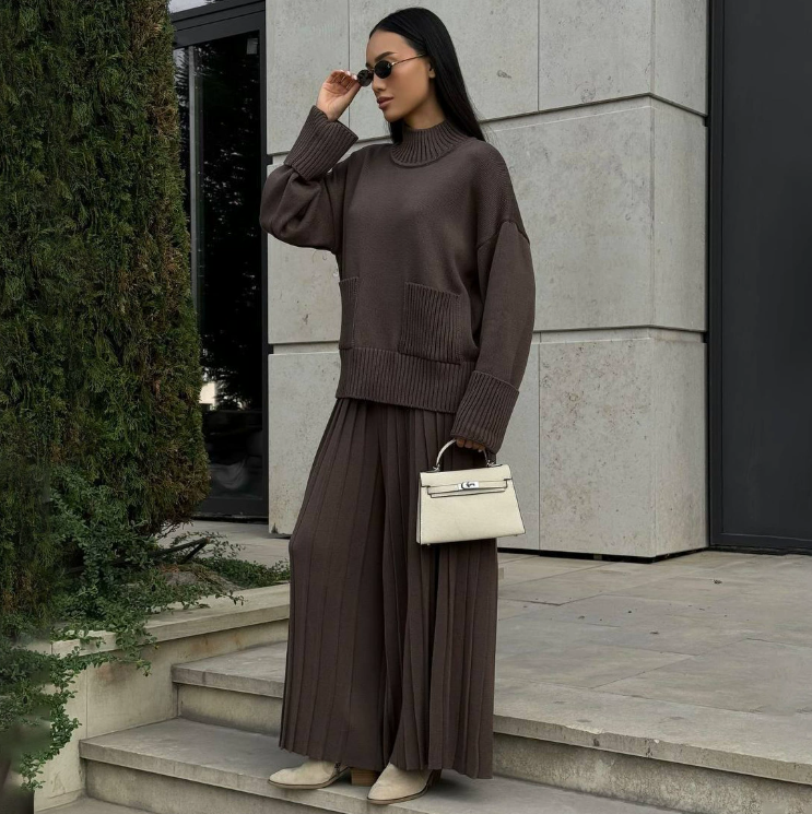 Elegantes Strickset mit hohem Kragen für DamenElegantes Strickset mit hohem Kragen für Damen