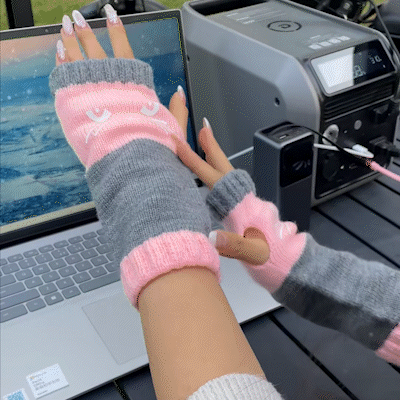 🏆🔥KAUF 2, ERHALTE 1 GRATIS🧤Gestrickte fingerlose Handschuhe für Damen – Weich, warm & perfekt für Smartphone und Alltag🐱