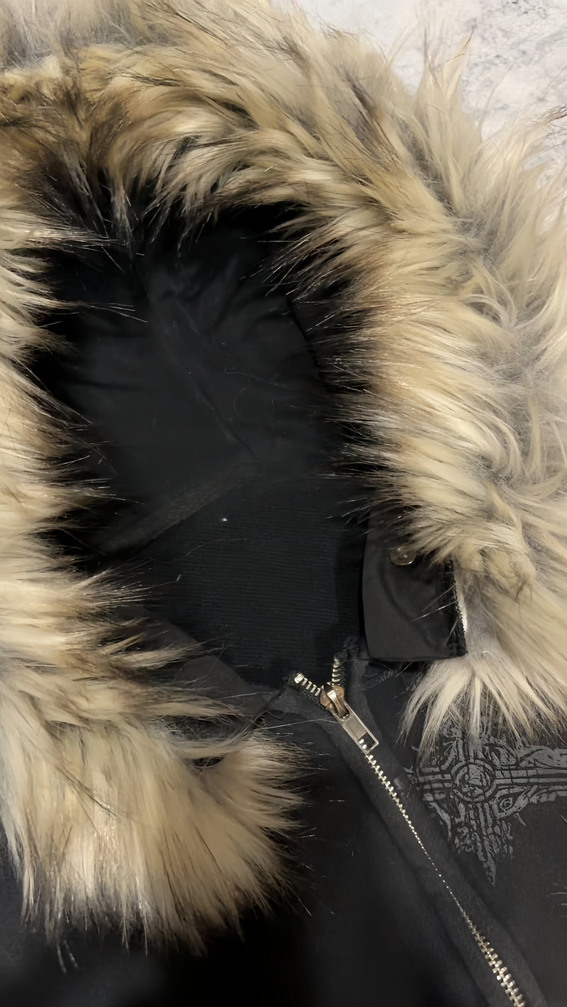 Kuschelwohl® Profound Cross Fur Zip – Assassin's Creed Style Edition – Großer Weihnachts-Sale-Lieferung innerhalb von 5-7 Tagen