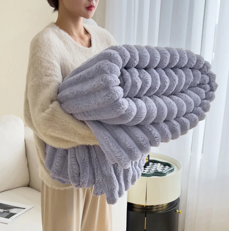 🍂 Soldes d'automne – 50 % de réduction ! 🛏️ Couverture épaisse en peluche avec motif lapin et revêtement en velours couleur lait 🫧 Blottissez-vous dans un confort absolu