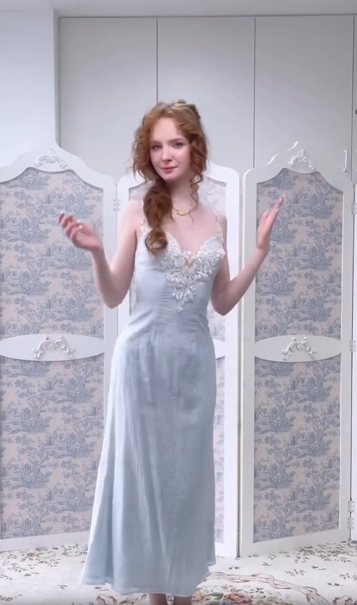Kuschelwohl Eisprinzessin-Partykleid für Mädchen – Funkelndes Kleid für Weihnachten & Feste 🎄✨