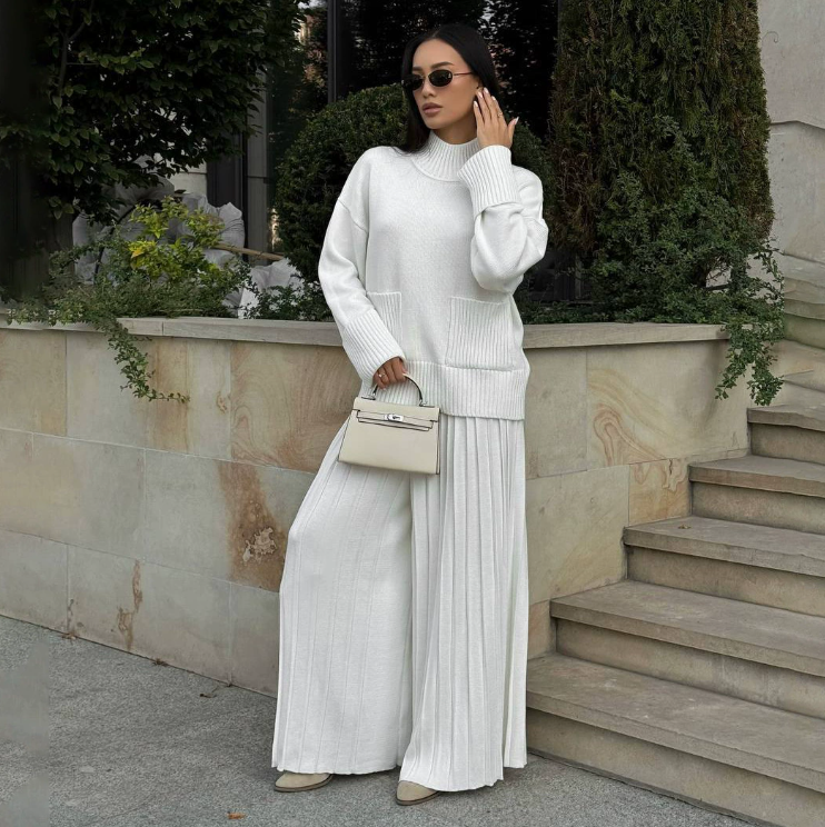 Elegantes Strickset mit hohem Kragen für DamenElegantes Strickset mit hohem Kragen für Damen