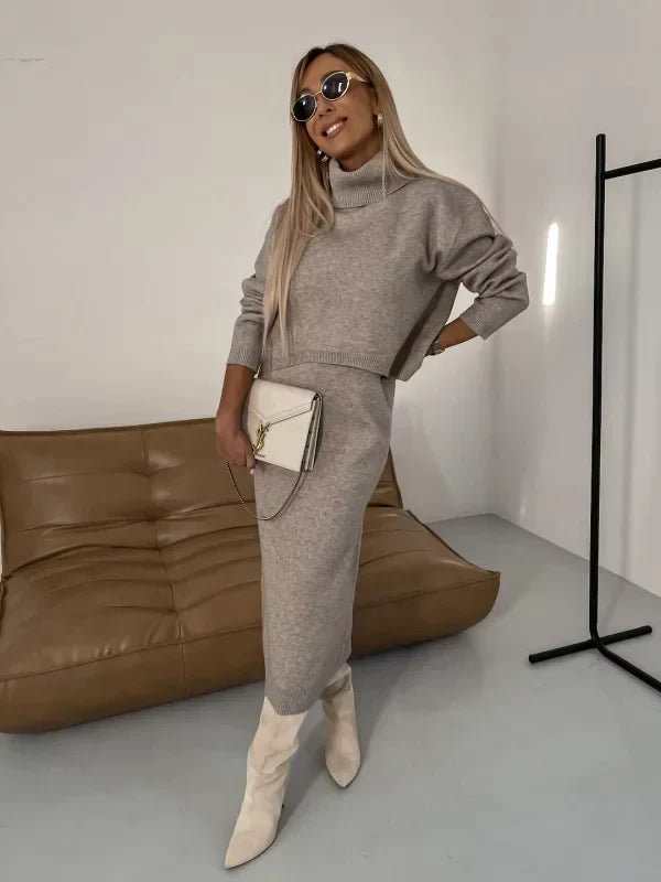 Découvrez l'élégant ensemble Cozy Comfort™ composé d'un col roulé et d'une robe. 👗 Le look d'hiver idéal. Élégant, chaud et flatteur. 🎄 Profitez dès maintenant de votre réduction de Noël ! 