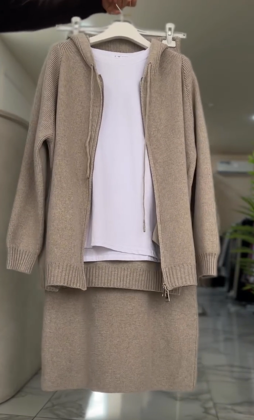 Strickkleid-Set mit Kapuze und Reißverschluss für Damen