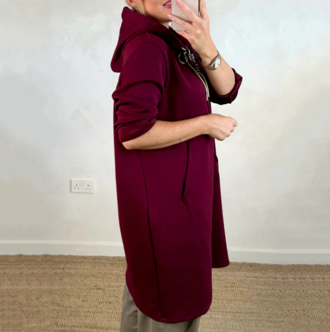 Übergroßes langes Damenkleid mit Kapuze und Taschen