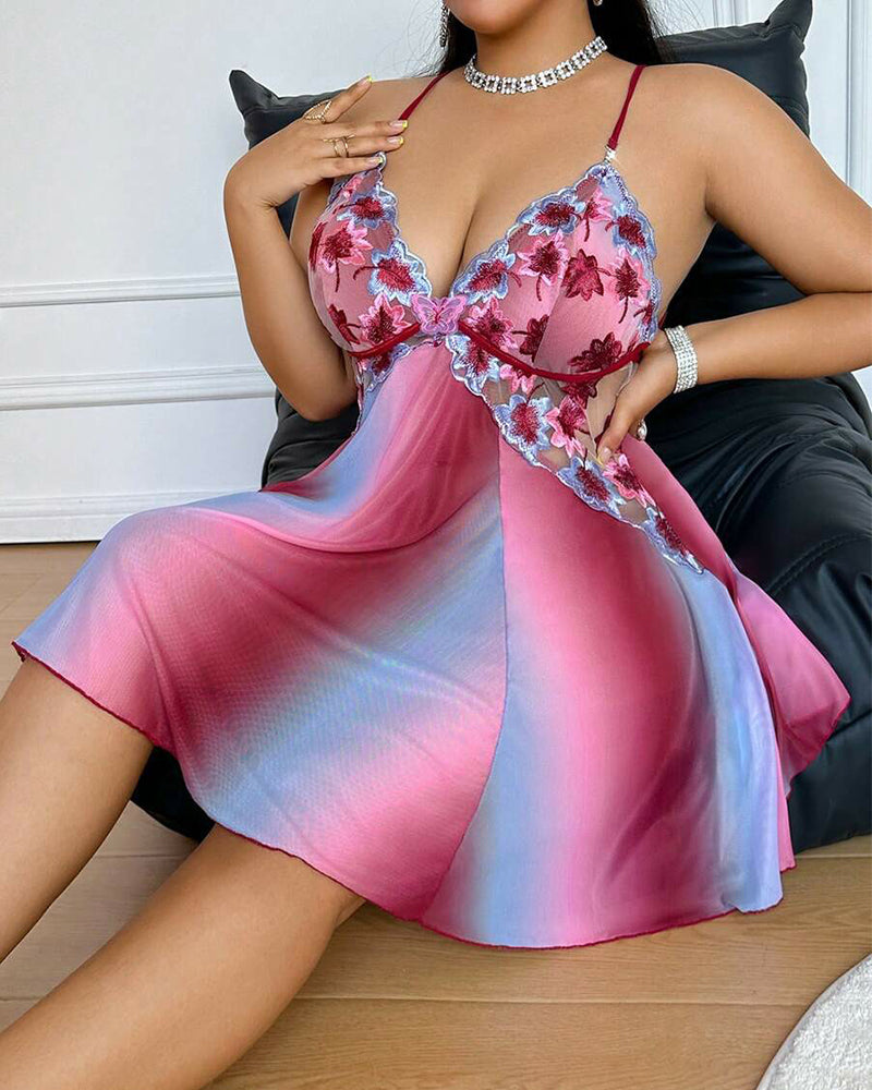 Nachthemd in Übergröße mit Regenbogen-Ombré-Verlauf – rückenfrei und mit floralem Mesh-Design