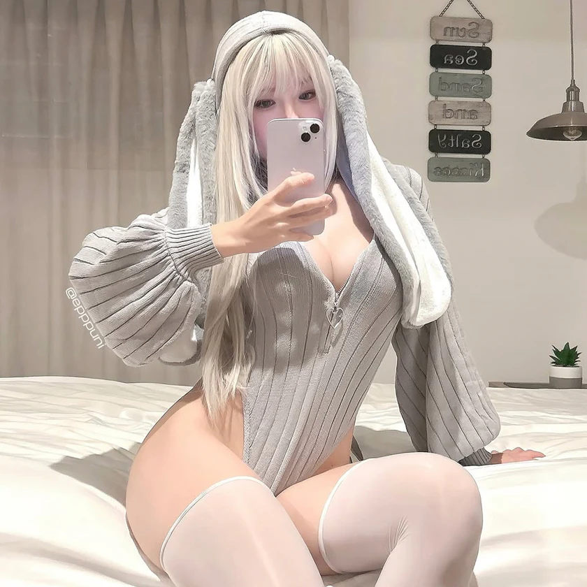 Schicker grauer Hoodie-Body mit Hasenohren