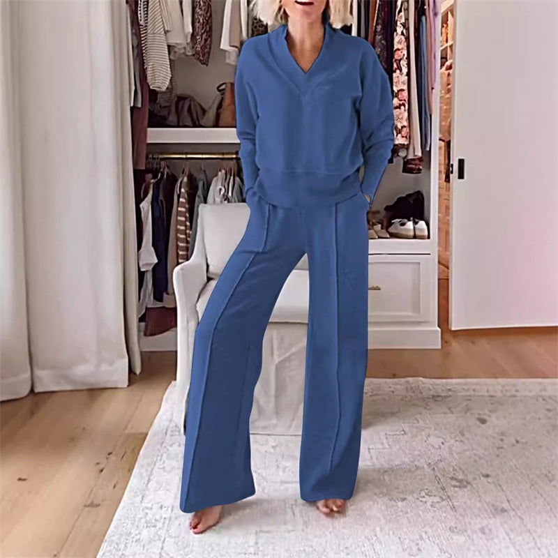 Bequemes Lounge-Set in V-Form mit Hose in weiter Passform