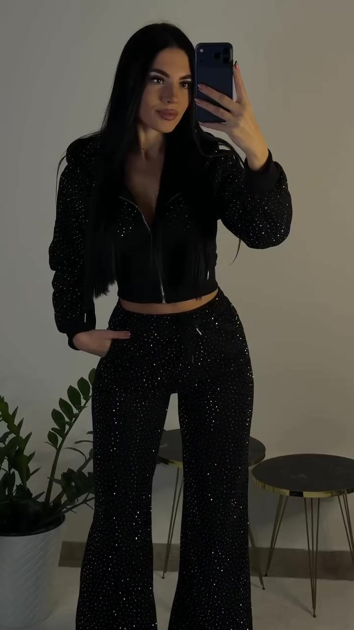 Set aus langärmeligem, mit Strasssteinen besetztem Kapuzenpullover mit Reißverschluss