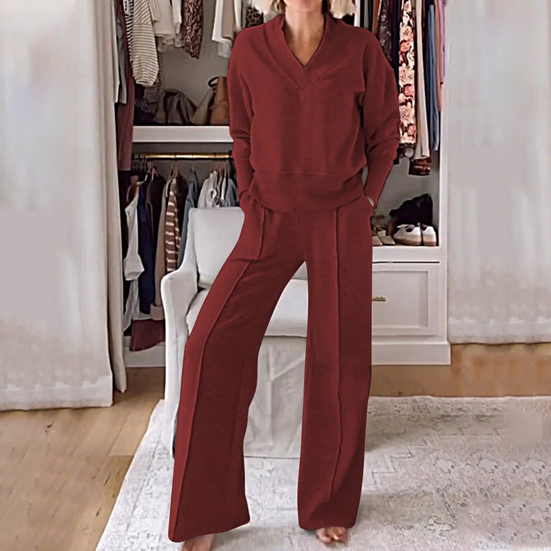 Bequemes Lounge-Set in V-Form mit Hose in weiter Passform