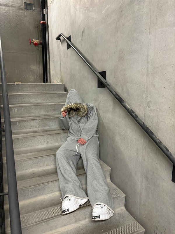 Kuschelwohl® Profound Cross Fur Zip – Assassin's Creed Style Edition – Großer Weihnachts-Sale-Lieferung innerhalb von 5-7 Tagen