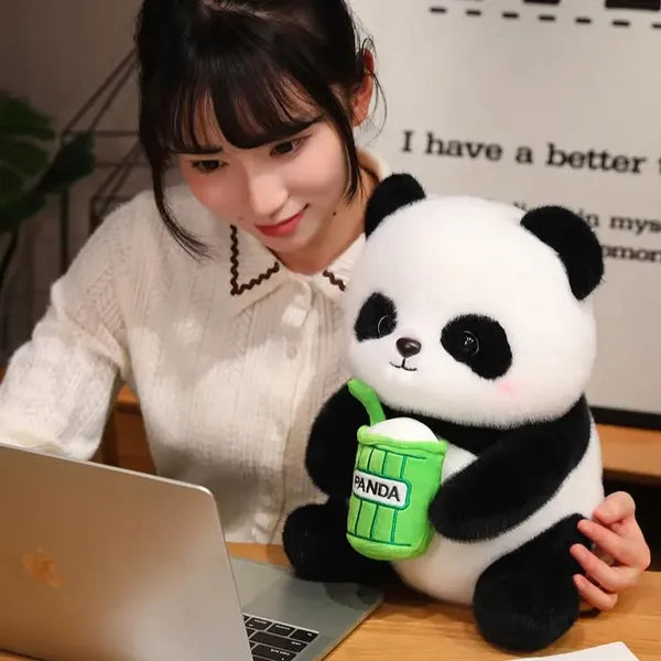 Kuschelwohl Premium Panda Plüschspielzeug mit Bubble Tea – Superweich & Liebenswert, Perfekt als Geburtstagsgeschenk für Kinder | 50% RABATT 🐼🍹