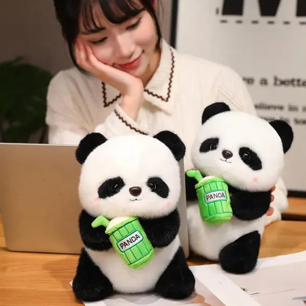 Kuschelwohl Premium Panda Plüschspielzeug mit Bubble Tea – Superweich & Liebenswert, Perfekt als Geburtstagsgeschenk für Kinder | 50% RABATT 🐼🍹