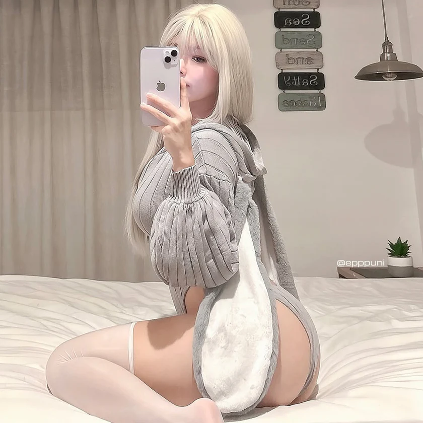 Schicker grauer Hoodie-Body mit Hasenohren