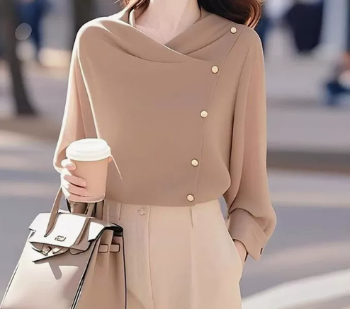Stricktop für Damen mit Swingkragen und Knopfleiste