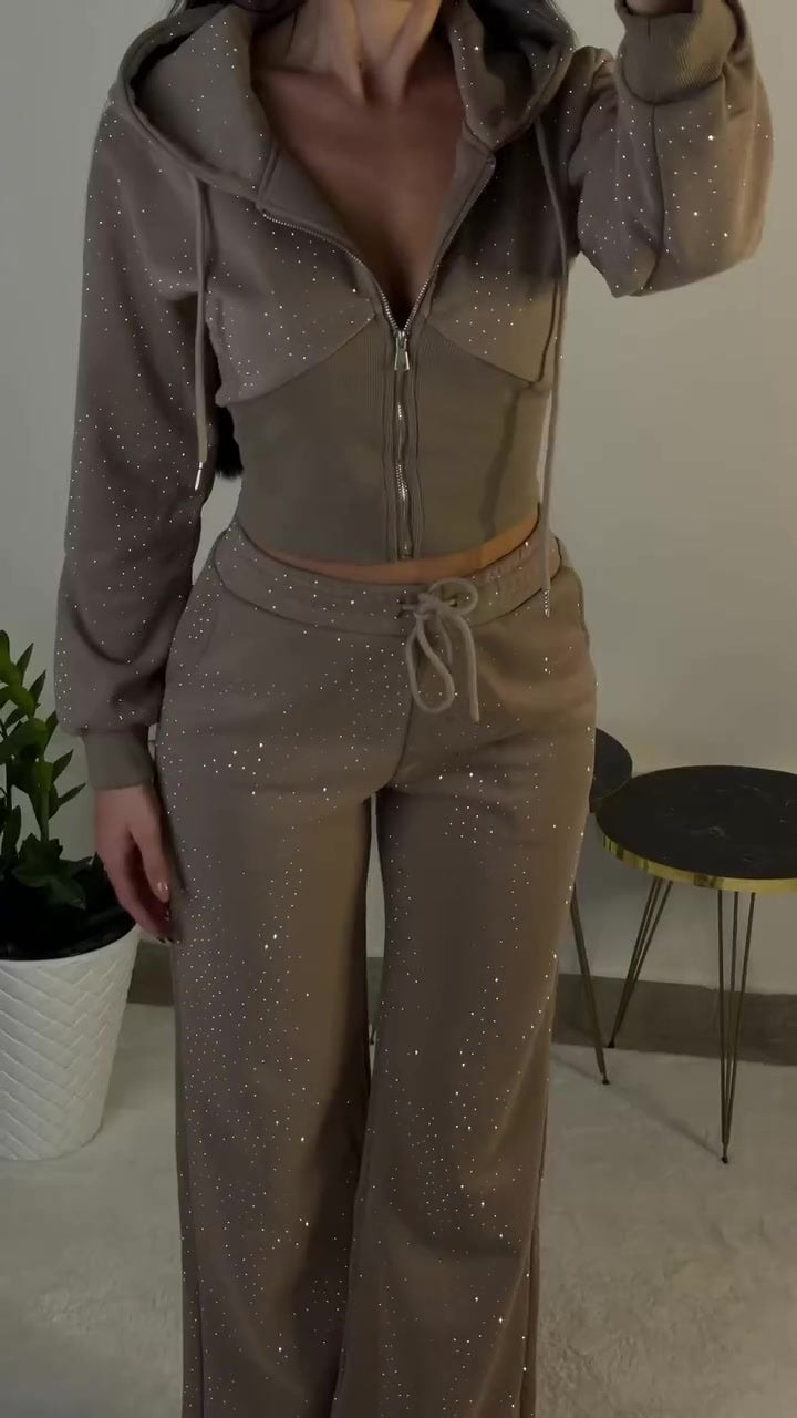 Set aus langärmeligem, mit Strasssteinen besetztem Kapuzenpullover mit Reißverschluss