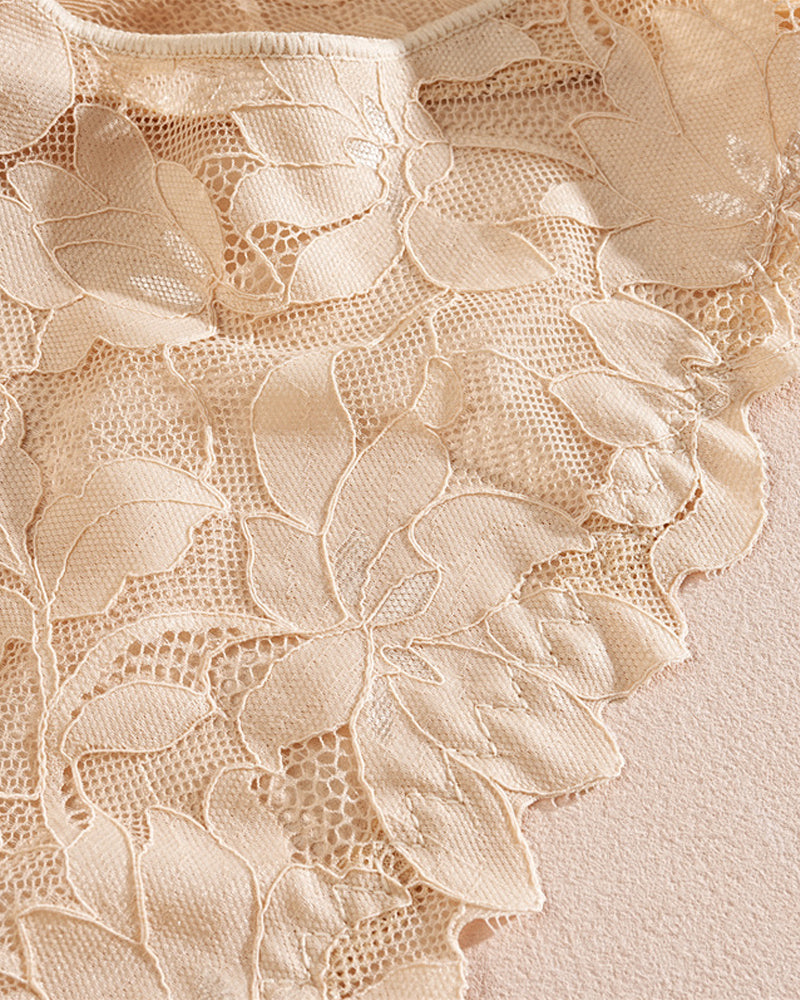 Sexy Damen-Slip aus atmungsaktivem Mesh mit floraler Spitze