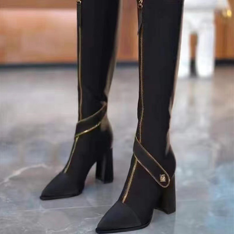 Spitze Stiefel mit klobigem Absatz bis zum Knie