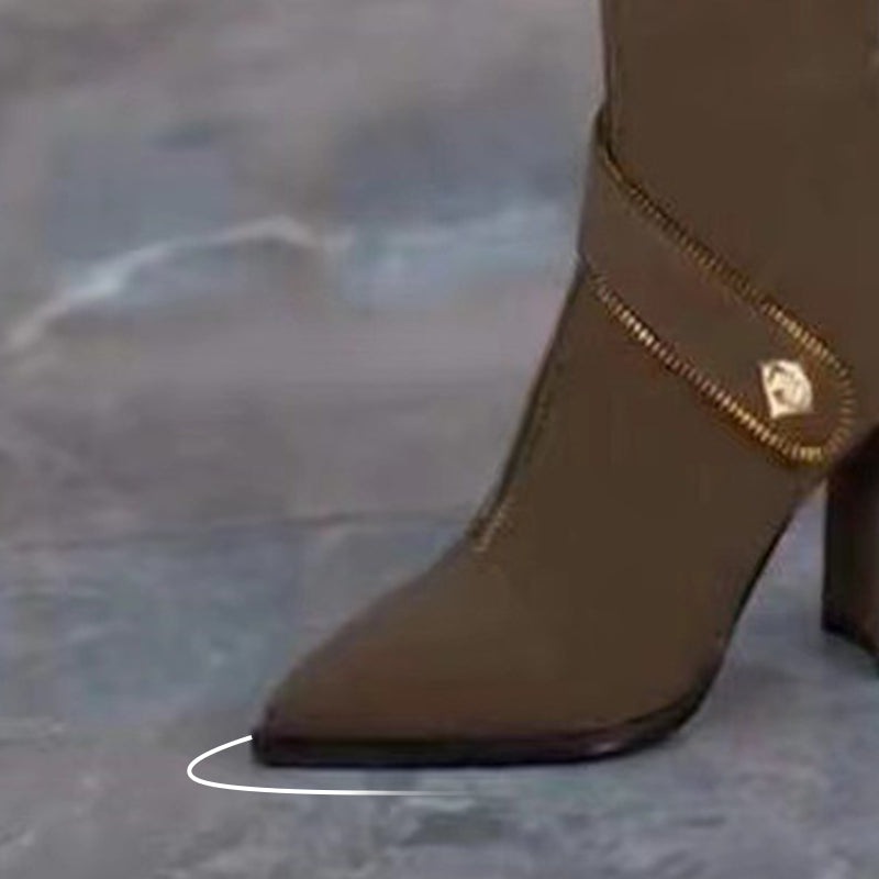 Spitze Stiefel mit klobigem Absatz bis zum Knie