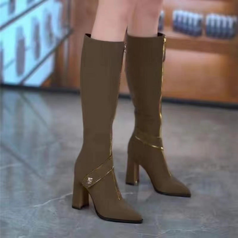 Spitze Stiefel mit klobigem Absatz bis zum Knie