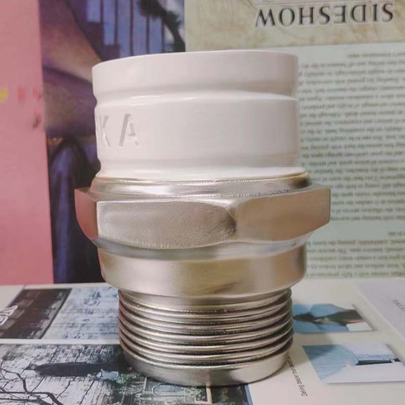 Mug créatif en forme de bougie d'allumage – Le cadeau idéal pour les passionnés de voitures 🚗🔥