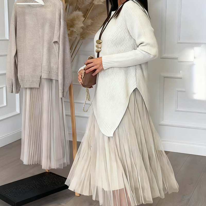 Zweiteiliges Damen-Kleid mit unregelmäßigem Strickmuster und plissiertem Midi-Schnitt