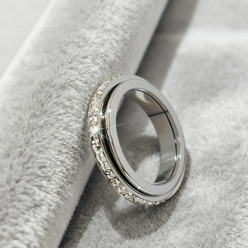 💍 Kuschelwohl™ Rotationsbar Spinnerring aus Titanstahl mit Zirkonia – Funkelnde Eleganz | Weihnachtsrabatt –30 % 🎁
