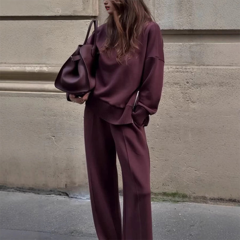 Rollkragenpullover mit seitlichem Reißverschluss und Hose