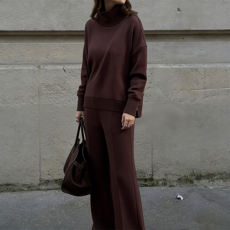Rollkragenpullover mit seitlichem Reißverschluss und Hose