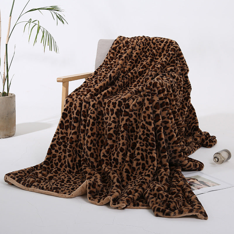Kuschelige Tagesdecke mit Leopardenmuster