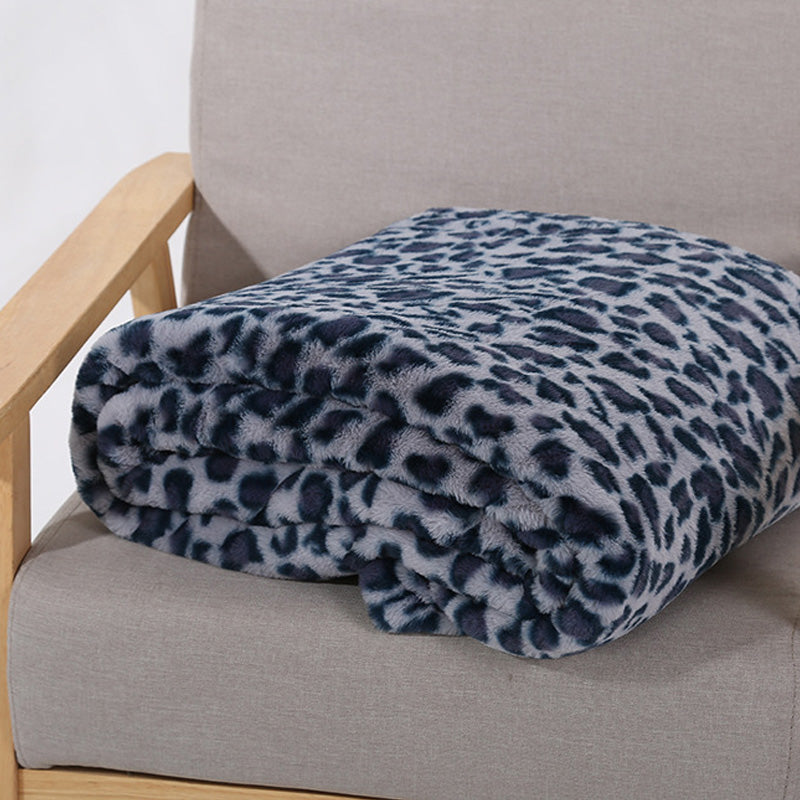 Kuschelige Tagesdecke mit Leopardenmuster