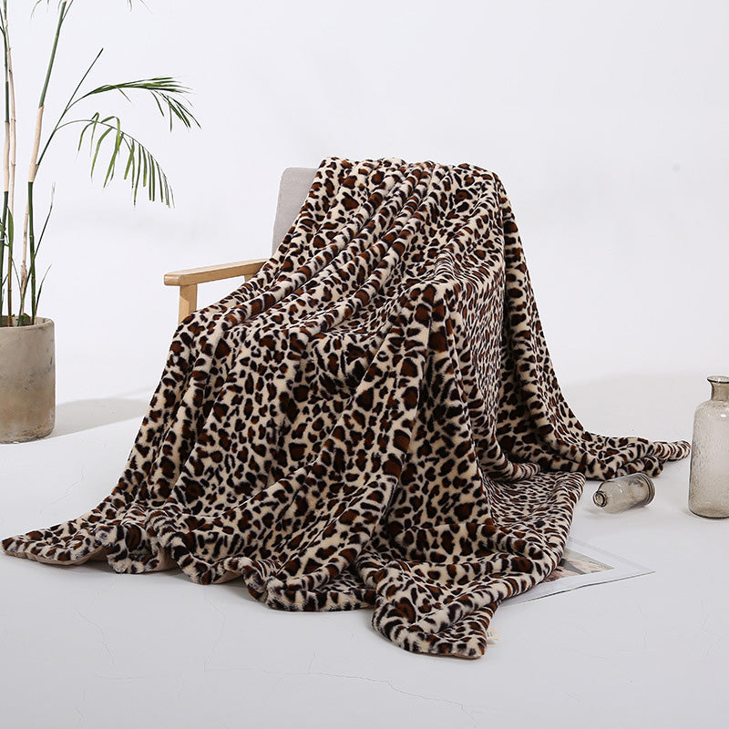 Kuschelige Tagesdecke mit Leopardenmuster