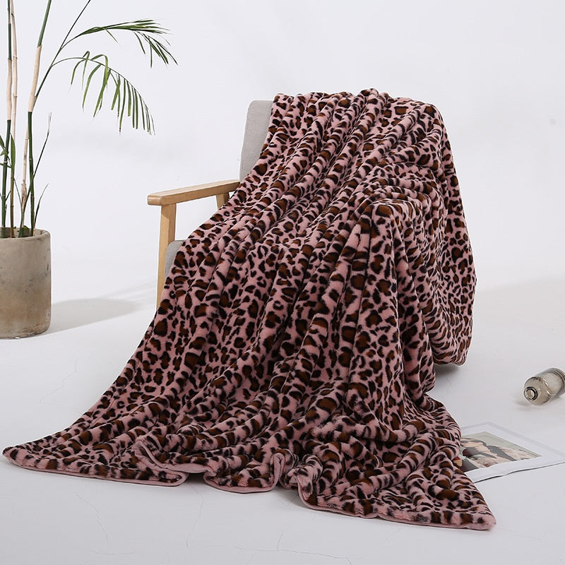 Kuschelige Tagesdecke mit Leopardenmuster