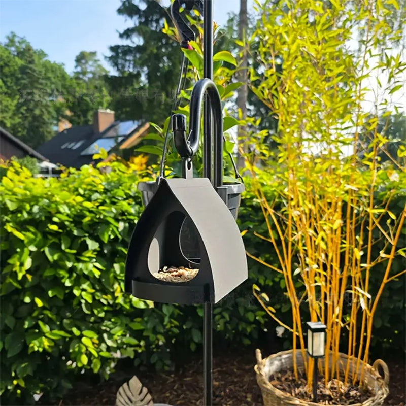 Aufhängbarer Vogelfutterspender für den Garten mit Dach